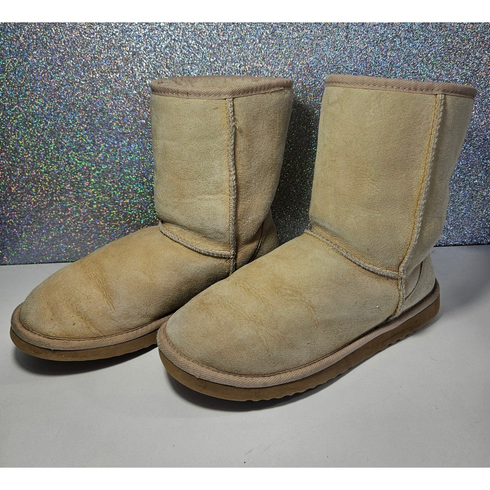 UGG Australia Classic Short 5825 Boots Womens 7 Sand Tan Suede Sheepskin Lining
